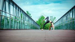 德州扑克的终极魅力：即便你打得完美，也无法预知下一张牌。（德州扑克的核心魅力：即使打法完美，下一张牌仍不可知）