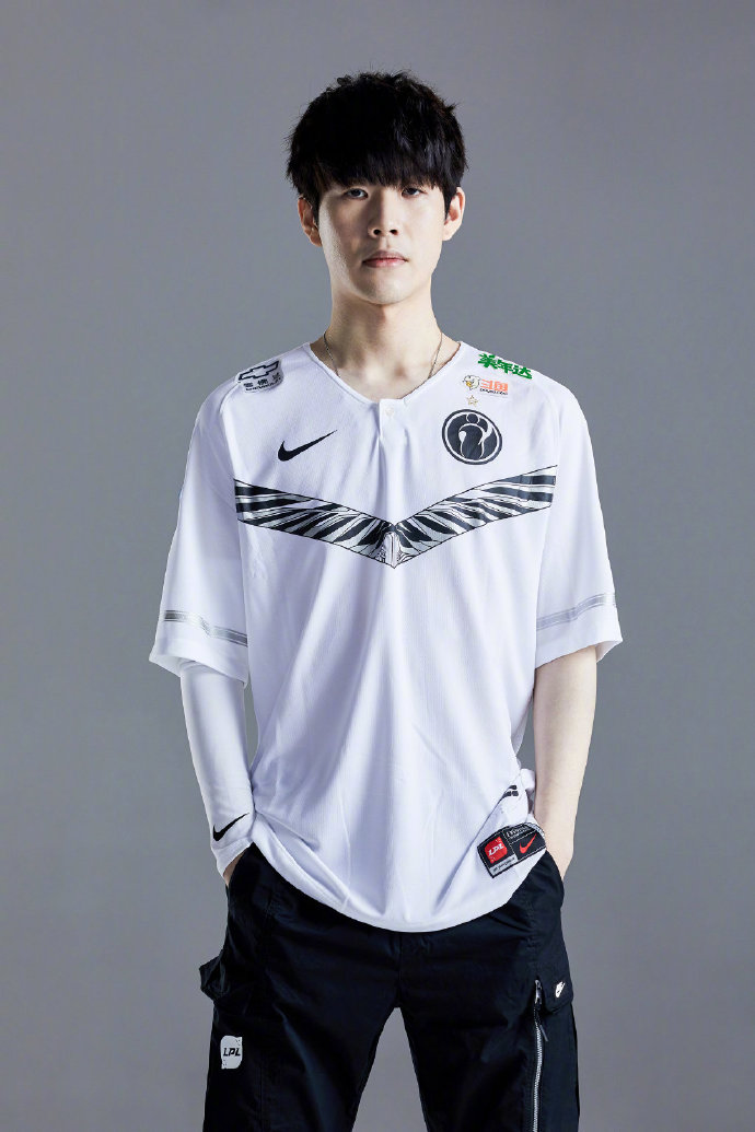 NBA夏季联赛，杨瀚森抢到8个篮板创造了个人夏季联赛单场新高