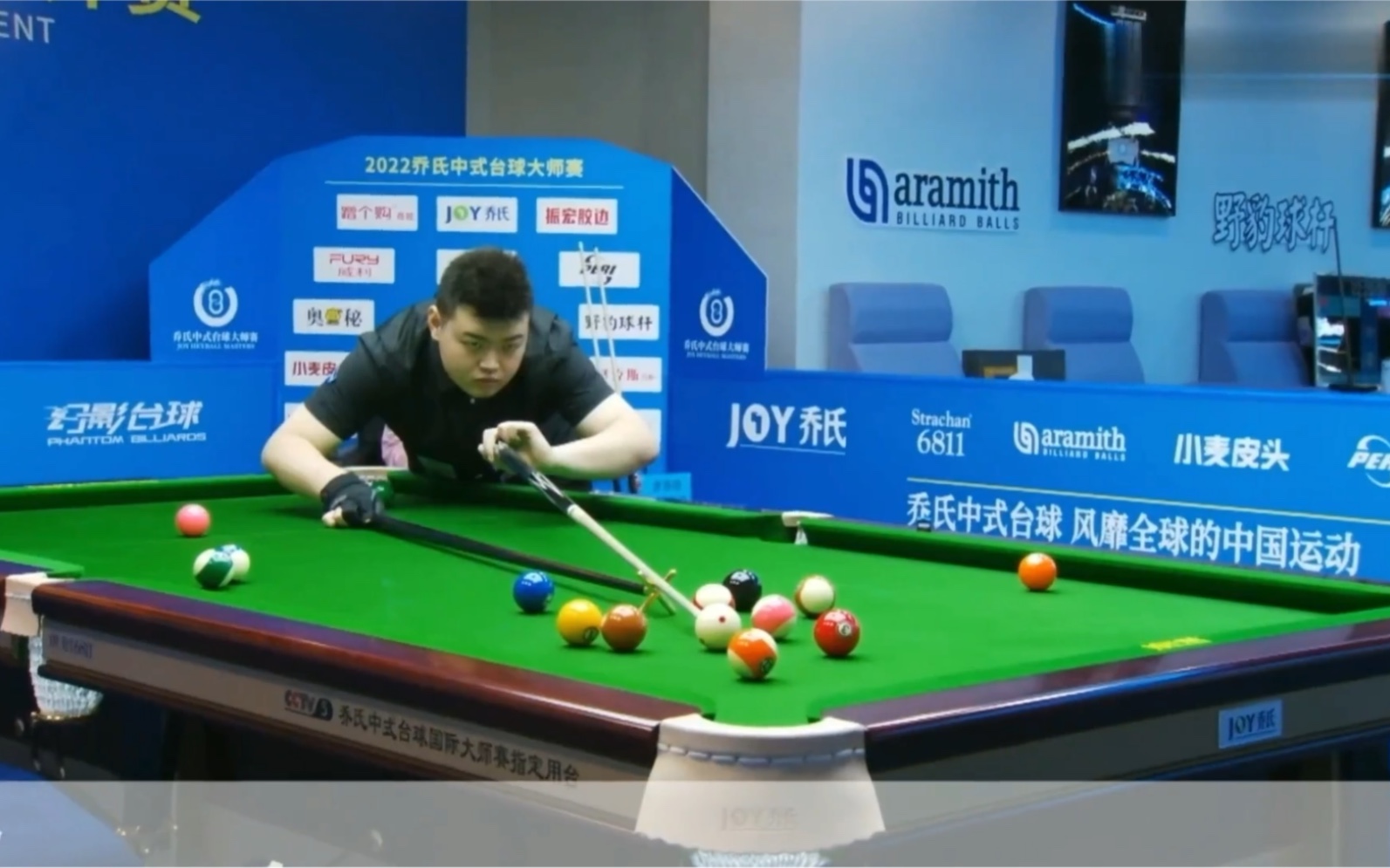 中国球员杨瀚森、郇斯楠相继入选NBA选秀，展现中国篮球崛起希望。