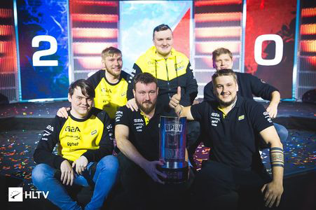 球送上果岭 球送上果岭