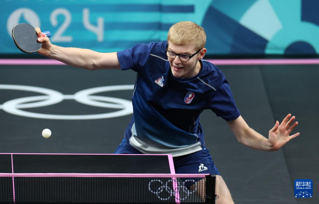 但他在事件 但他在事件